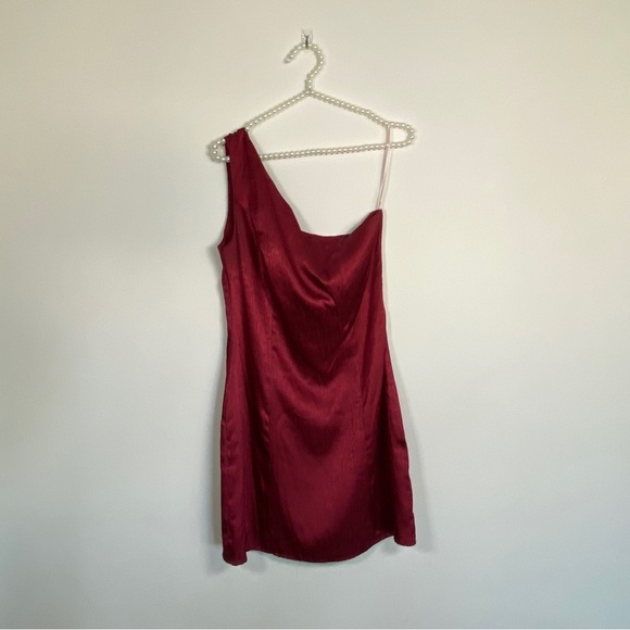 Lulu’s Lisette Burgundy Satin One-Shoulder Mini Dress - Picture 2 of 6